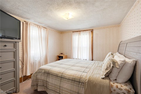 Tiny photo for 982 W Hopocan Avenue, Barberton, OH 44203 (MLS # 5239985)