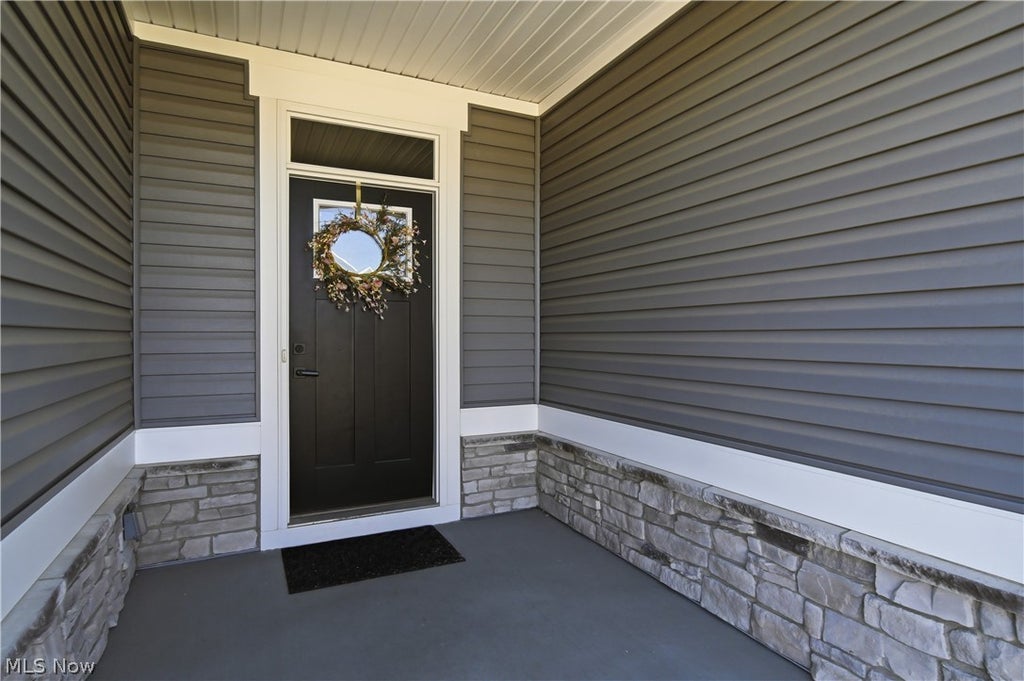 Photo of 6877 Harrington Court Avenue NE, Canton, OH 44721 (MLS # 5219343)