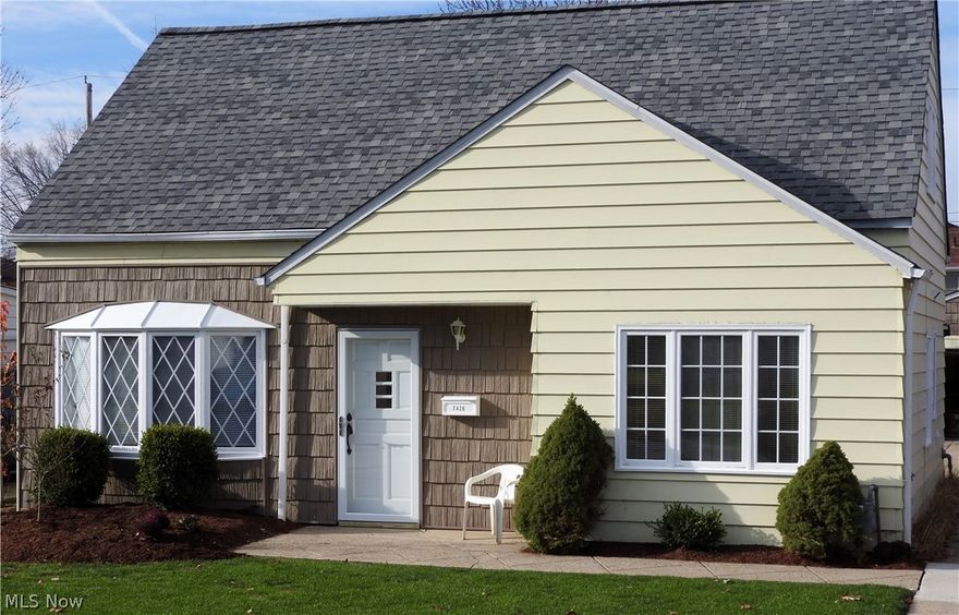 Curb appeal on this home is a perfect 10! Beautiful updated kitchen has brand new stainless steel appliances and mobile gourmet island * New roof (2015) * New Carrier HVAC (2015) * New 100A electric service and panel (2016)
 * Pella windows/patio door * New Andersen storm doors * First floor master BR has on-suite bathroom * fantastic red oak hardwood floors * 2 car garage * nice yard * covered patio * washer/dryer stay *  "cute, clean and cozy * great for downing or starter!