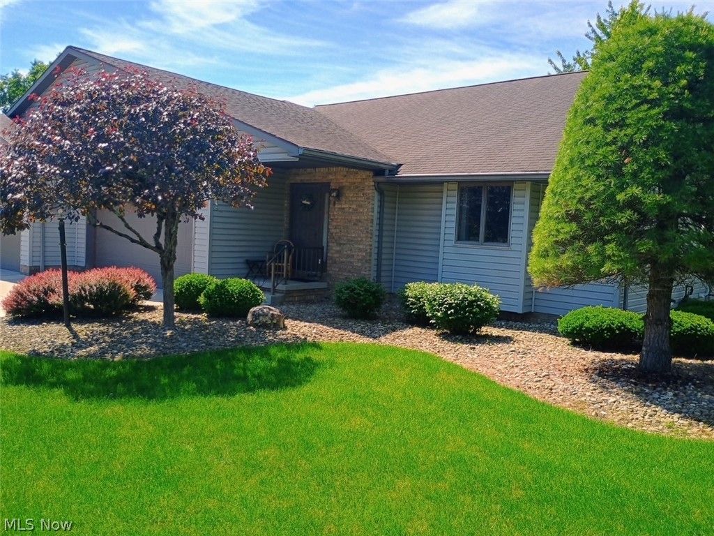 Photo of 2160 Whispering Meadows MDWS, Warren, OH 44484 (MLS # 5214731)