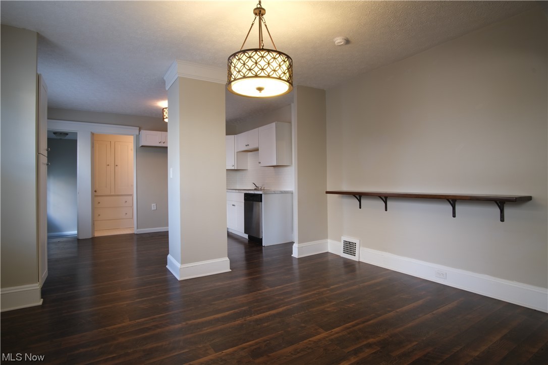 Conger-Helper Realty Cos Look - Residential