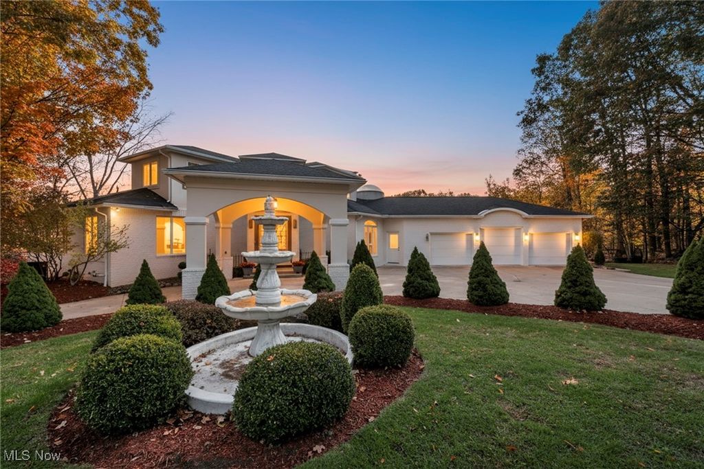 Photo of 8709 Deer Creek Drive, Broadview Heights, OH 44147 (MLS # 5181823)