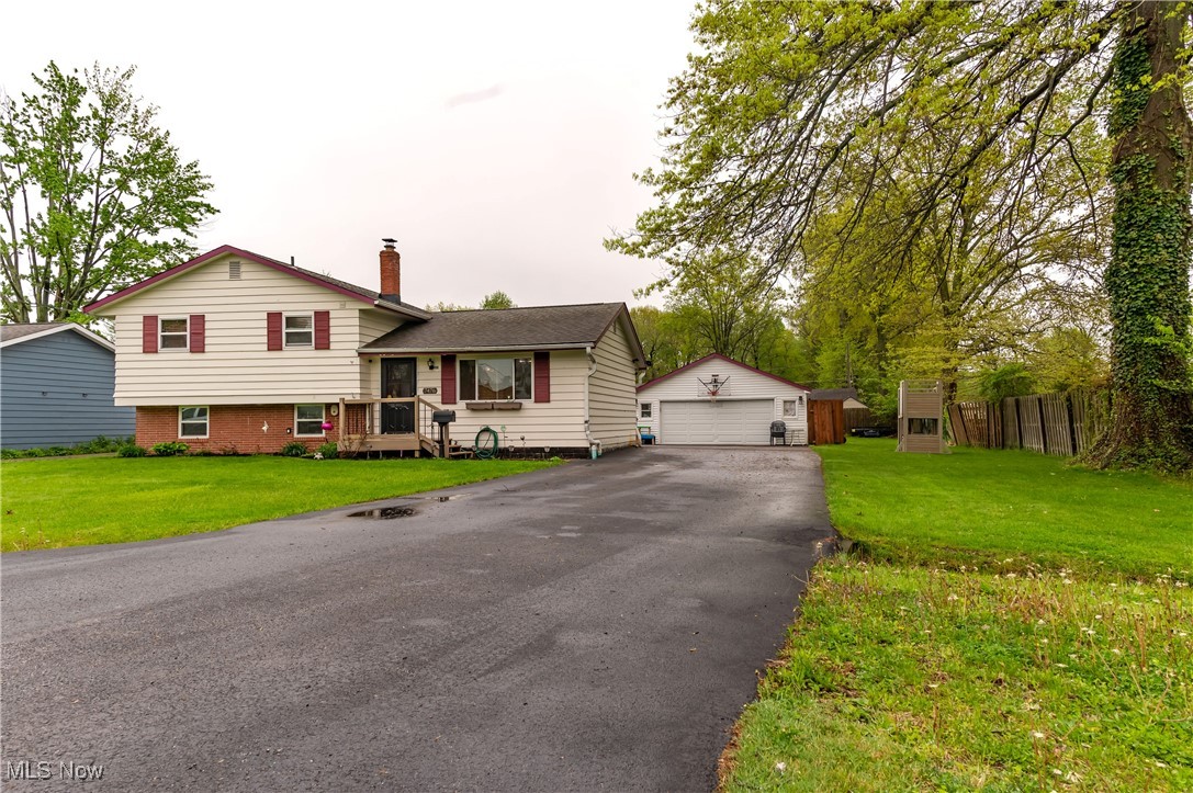 12520 Edgewater Drive #702, Lakewood, Ohio image 1