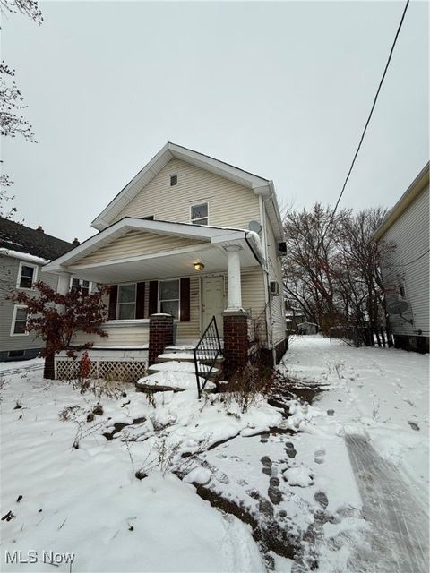 8005 Vineyard Avenue Cleveland OH 44105