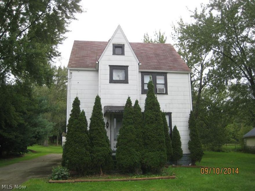 Nice lot.  1st floor bedroom & full bath.  Dining room with laminate floor and French doors.  Sold "AS IS".  Buyer to verify all information.  Buyer or buyer's agent responsible to check with Building, Zoning, EPA, DEA, Tax Dept or any other requirement for intended use.  Buyer to pay for all inspections.  Earnest money to be a Cashiers check.  Subject to clear title.
