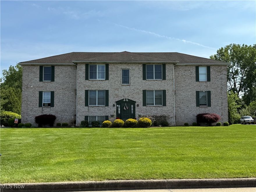 Excellent Boardman Location! 3rd Floor condo featuring a large living room, dinning room, kitchen, bath and 2
bedrooms. Updated life proof flooring in dinning room. Updated countertop.  Large storage/pantry area off dinning room. Laundry located immediately outside unit entry door.
Carport parking out back. Tenants on month to month lease. HOA includes heat, water, trash and exterior landscaping.

This unit is located just around the corner from the shopping and dining destination of Mahoning County. Just 10 mins. from St. Elizabeth Hospital in Boardman, the Southern Park Mall restaurants and grocery shopping. About 10 min drive from Youngstown State University. Within 5mins of Route 680 and the Ohio Turnpike .