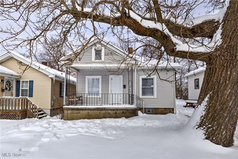 Homes For Sale - 100 Gordon Street<br/> Girard, OH 44420