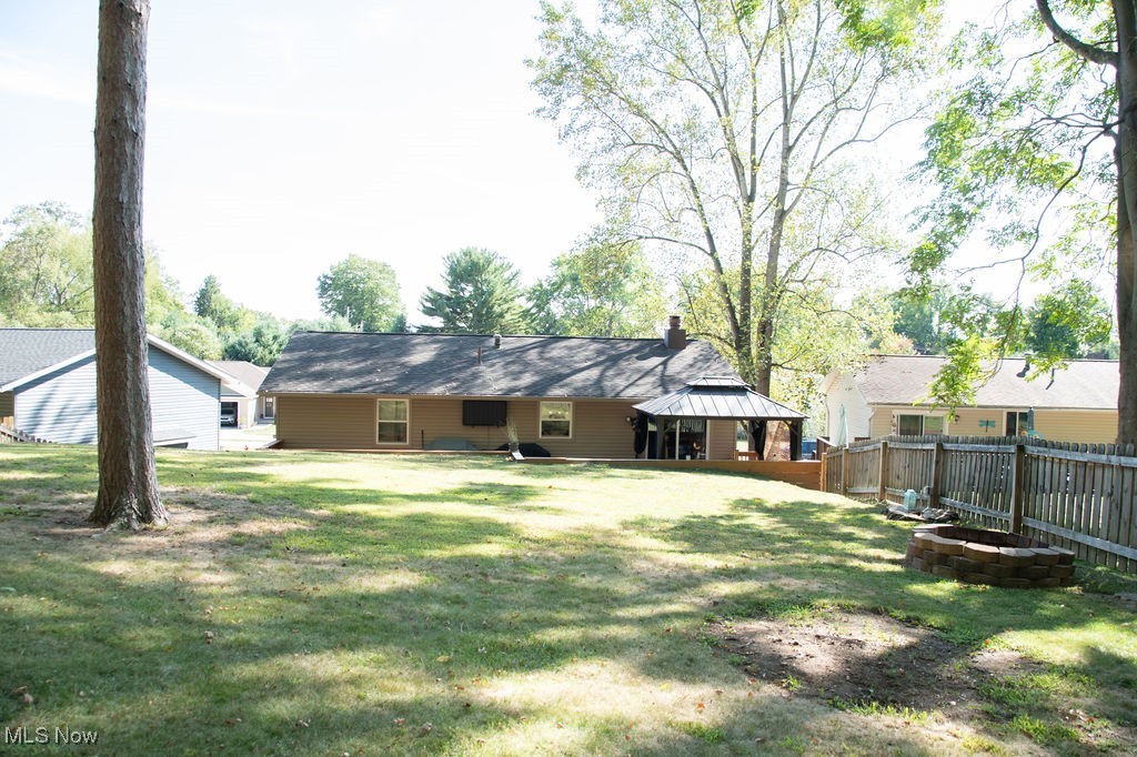 931 Chelsea Drive, Dover, Ohio image 3