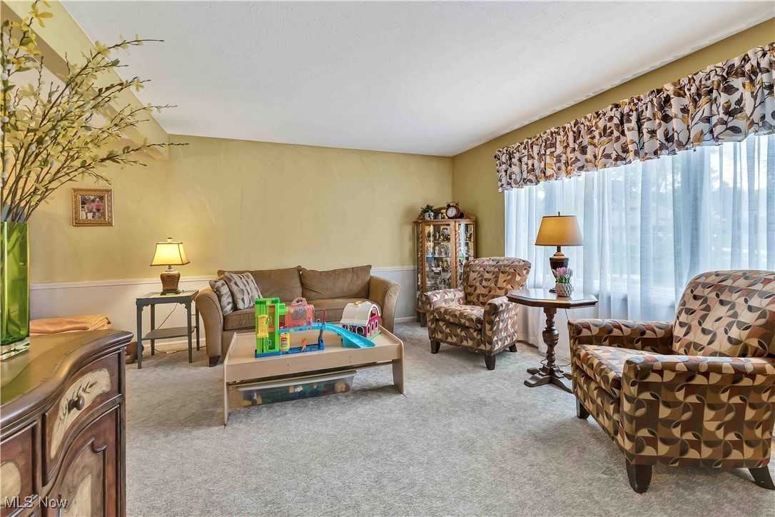 19755 Jamestown Circle, Strongsville, Ohio image 3