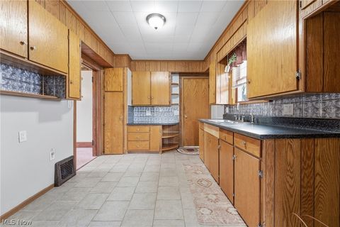 Tiny photo for 864 W College Road, Alliance, OH 44601 (MLS # 5187303)