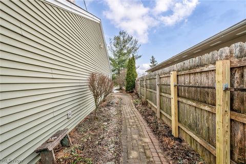 Tiny photo for 19044 Quail Hollow Drive, Strongsville, OH 44136 (MLS # 5185911)