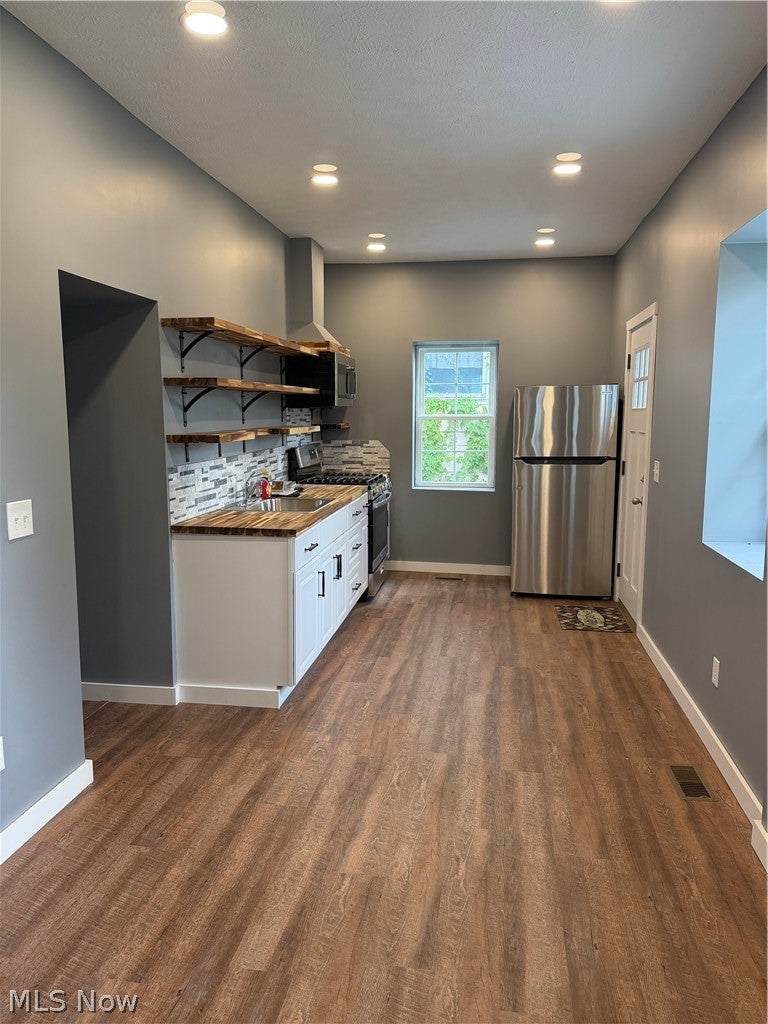 76 W Main Street