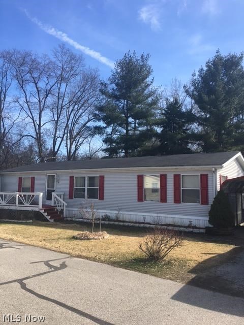 2001 Fairmont 26' x 48' Double wide mobile home on a very nice lot. Large private lot on a dead end street. 3 bedrooms, and 2 full bathrooms. Master bathroom has a garden tub. This home is very well maintained with lots of updates. New skylight - 2015, A/C was reconditioned when furnace was replaced. New 80 gallon Hot Water Tank - 2010, New heat tape - 2016. New entry door on side - 2016, New carport - 2015.