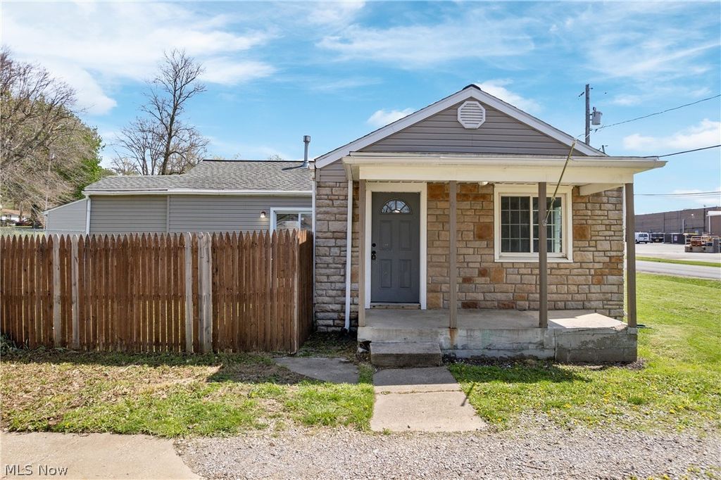 Photo of 2805 Old Home Road, Akron, OH 44312 (MLS # 5203409)