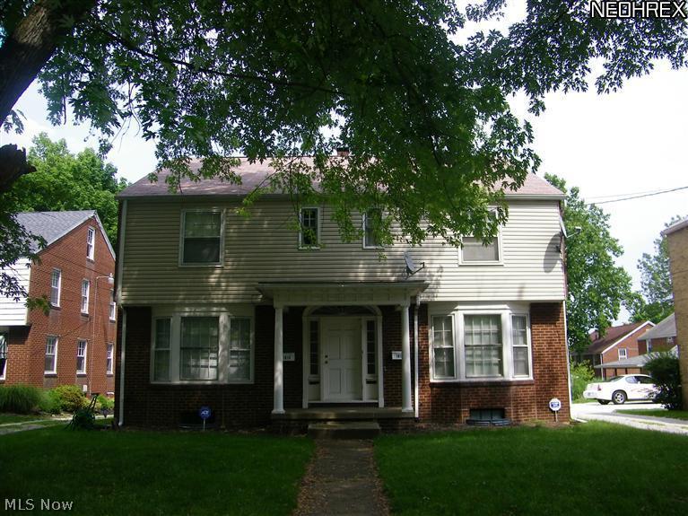 Brick Duplex offers great investment opportunity. Special features include central air, 6 bedrooms, hardwood flooring in living rooms and dining rooms. Great location! Good Rental History! MOTIVATED SELLER!