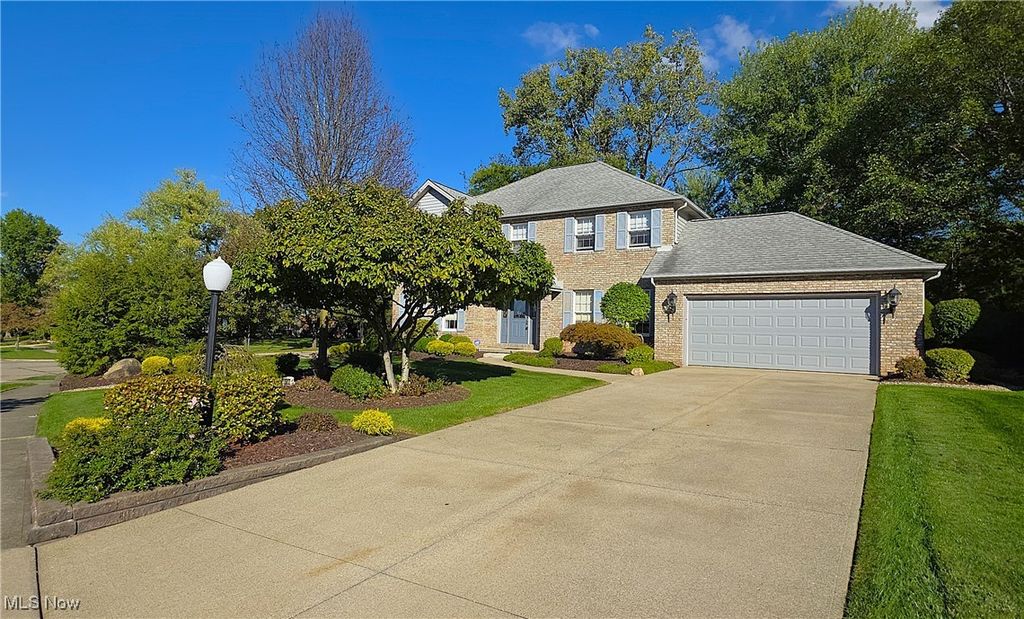 Photo of 15017 Regency Drive, Strongsville, OH 44149 (MLS # 5167368)