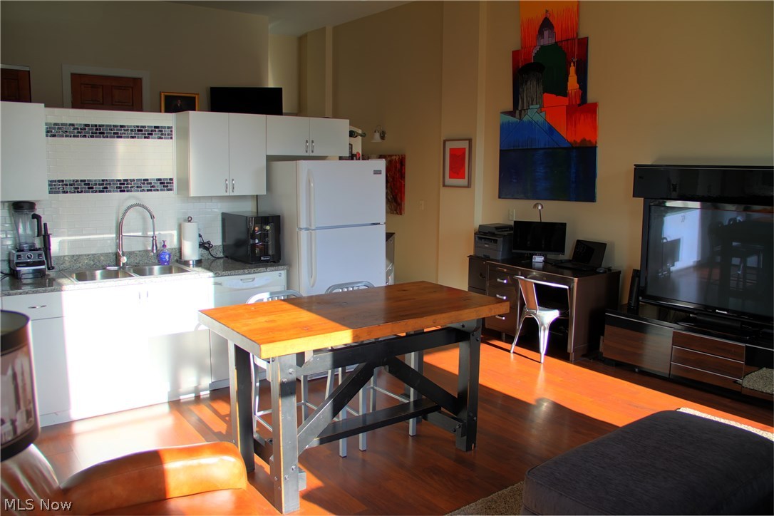 Grand Ave Condo - Residential