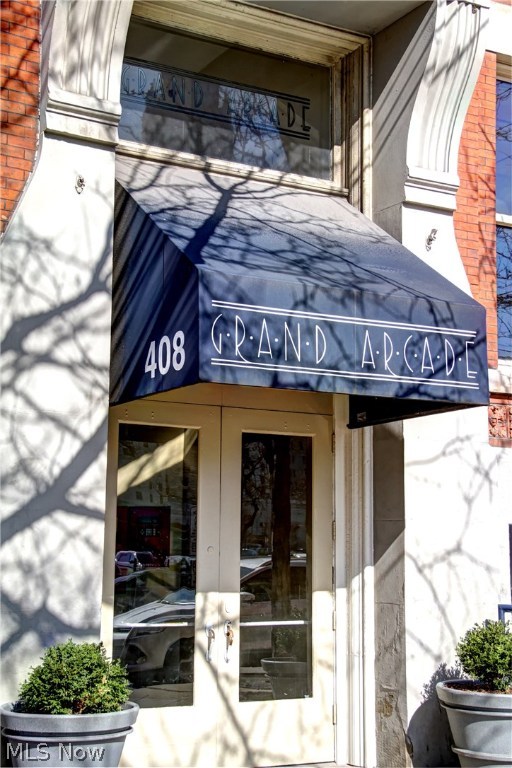 Grand Ave Condo - Residential