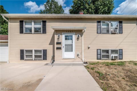Tiny photo for 3907 S Schenley Avenue, Youngstown, OH 44511 (MLS # 5238940)