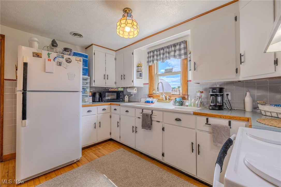 15491 Gar Highway, Montville, Ohio image 22