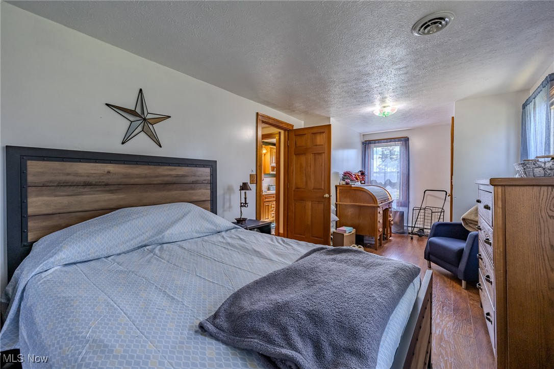 15491 Gar Highway, Montville, Ohio image 31