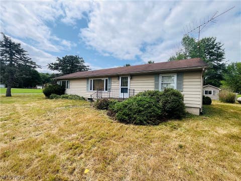 Homes For Sale - 5921 Pine Street<br/> Andover, OH 44003
