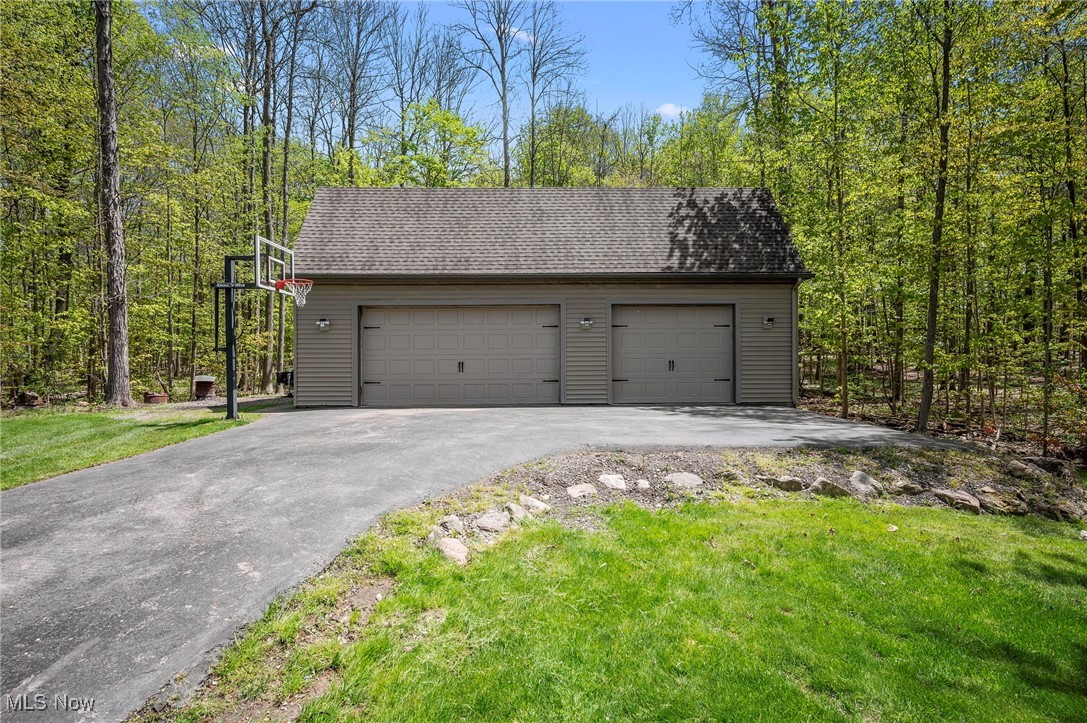 15020 Steelhead Run, Chardon, Ohio image 38