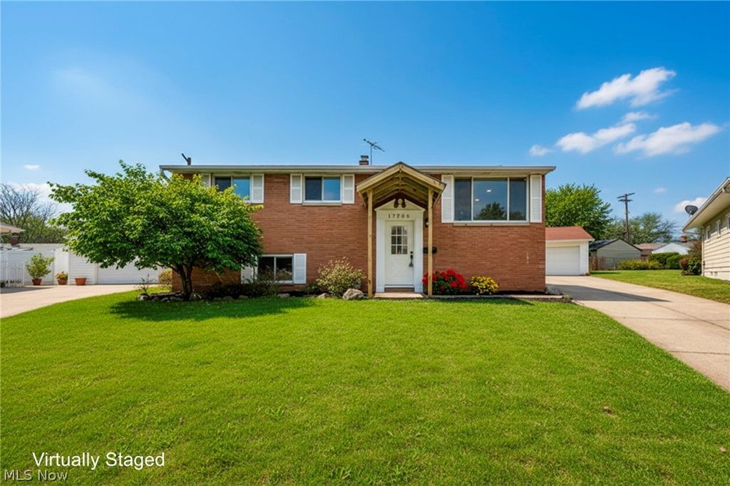 Photo of 17705 Susan Avenue, Cleveland, OH 44111 (MLS # 5192900)