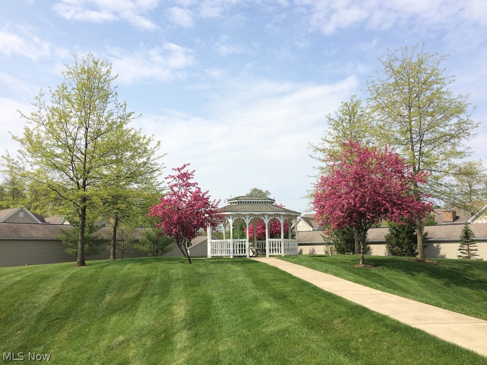 Lenox Village Condo Ph 02 - Residential