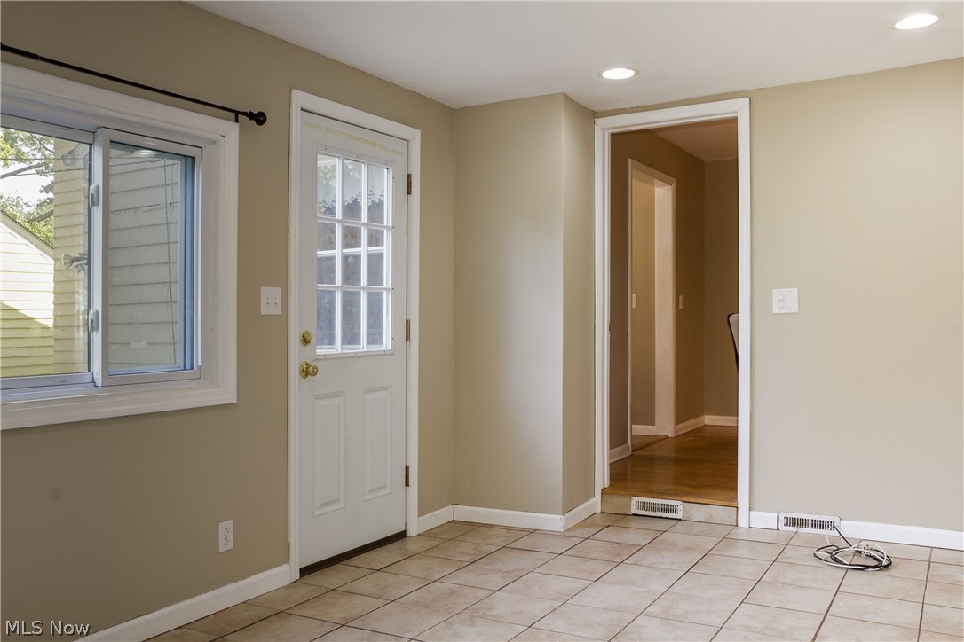 Cleveland Heights Blvd - Residential