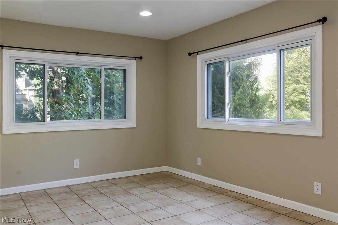 Cleveland Heights Blvd - Residential