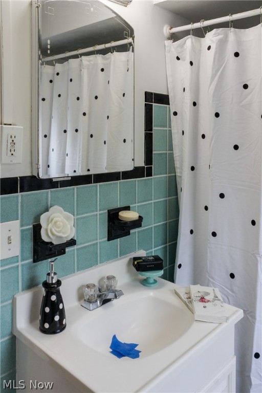 Cleveland Heights Blvd - Residential