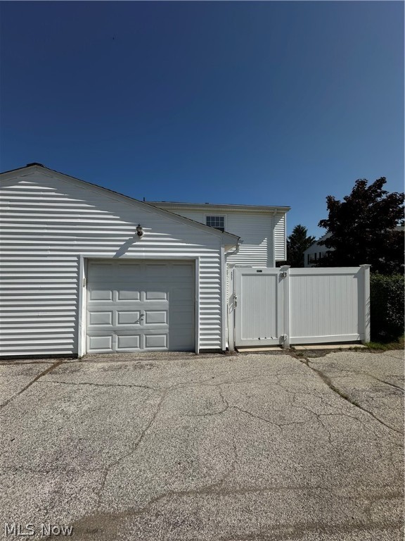 Middle Ridge Condo - Residential