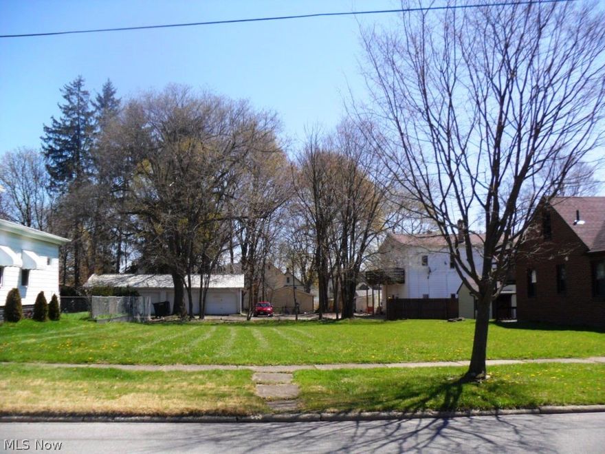 Lovely city lot.  60X120 lot with public water & public sewer.  There used to be a house on this lot.  Convenient location to downtown Ravenna, hospital, parks, restaurants, shopping, & Routes 59, 14, 44, 88, 5, & 76.  Buyer is responsible for property information contained herein and property suitability for buyers intended purpose.
