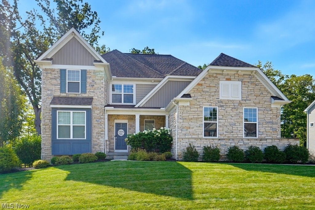 6973 Hawthorn Trace