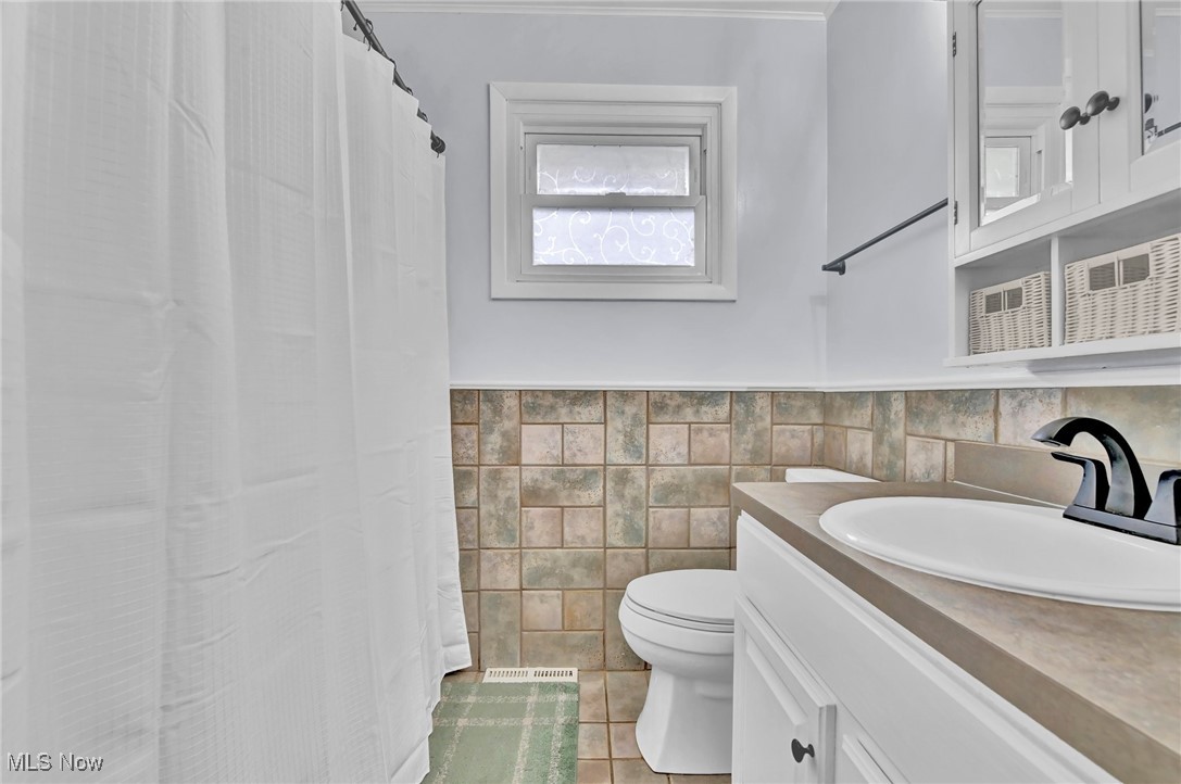 3141 Hetzel Drive, Parma, Ohio image 13