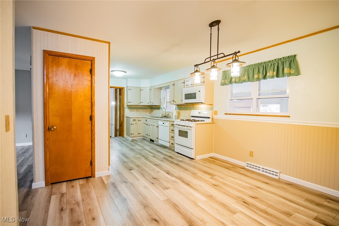 Abels Lakeside Estate - Residential