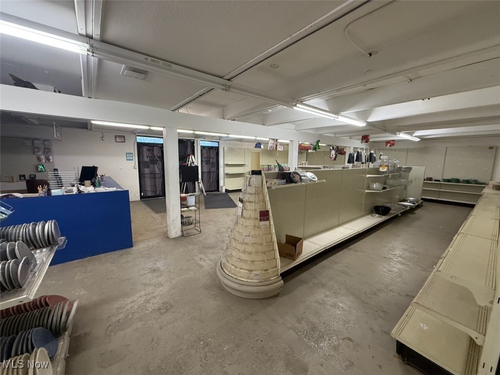 Connecticut Western Reserve - Commercial Sale