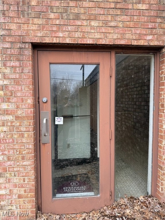 Connecticut Western Reserve - Commercial Sale