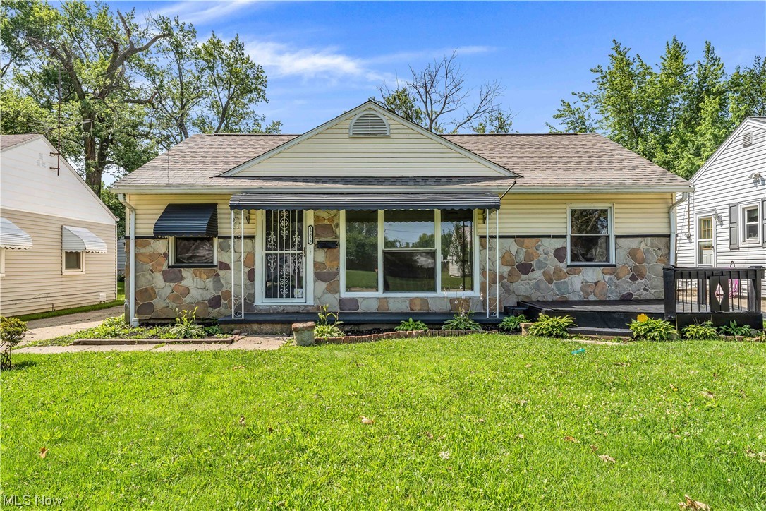 13813 Leroy Ave. Cleveland, OH - Spacious 3 bed 1 bath home! //
$1250 rent / $1250 deposit //
$49 application fee per adult //
NO SMOKING //
1 time $149 non-refundable set up fee paid at lease signing //
$30/month required resident benefit package; can include personal property/liability insurance for an additional $5/month for $35/month total. //
All applicants are required to fill out a PetScreening application, found on our website/app before being processed. Even if you have NO pets - this app must be filled out. 1-2 pets OK w/ approved PetScreening & PetFee (Some breed restrictions apply). 1 time, non-refundable pet fee of $200-300 per animal applies to all pets & must be paid prior to or when you pay your 1st month rent. (No fee for qualified assistance animals) //
Our application is processed through secure site: Findigs. They require ID & income verification. Without this, your app will not be processed. They offer 24/7 chat support on their app directly if you