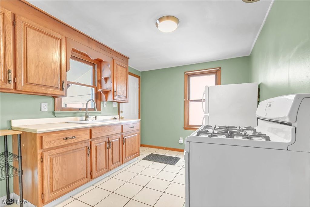 Photo of 1848 Lexington Avenue NW, Warren, OH 44485 (MLS # 5179281)