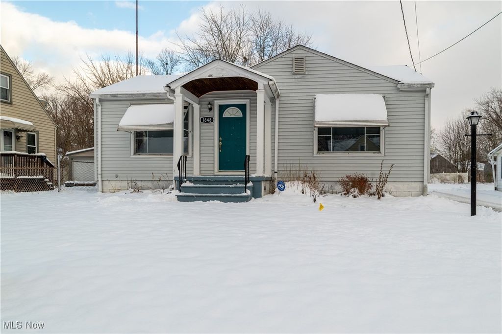 Photo of 1848 Lexington Avenue NW, Warren, OH 44485 (MLS # 5179281)