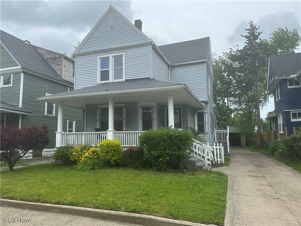 4 Bedroom 2 full bath Single Family Colonial with full basement and front porch! Large kitchen w/Range included. Located near UH/Case/VA. 2 car garage and private back yard, laundry hookups in basement. Tenant pays all utilities. Small dogs under 15 lbs and cats accepted w/pet rent of $50.00/month and pet deposit of $300.00. Security deposit equal to 1 month rent. Lease term is a 1 year lease agreement with a month to month option at the end of the first year.
Section 8 approved, accepting 4 bedroom Section 8 Vouchers.