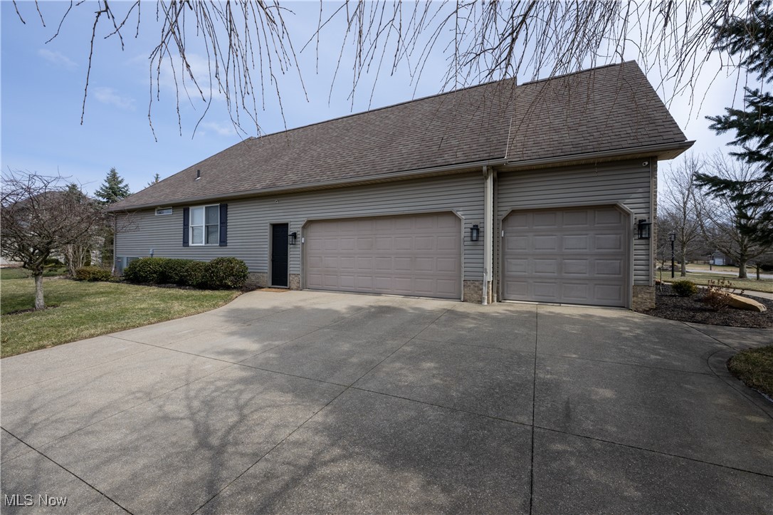 847 Lockwood Road, Barberton, Ohio image 5