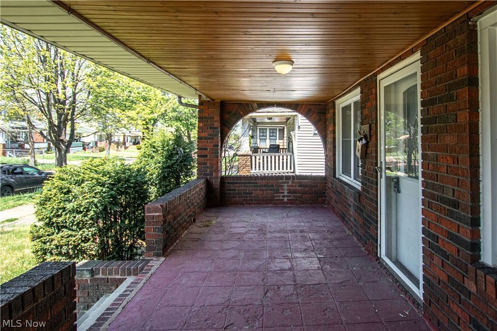 Photo of 3211 W 116th Street, Cleveland, OH 44111 (MLS # 5202659)