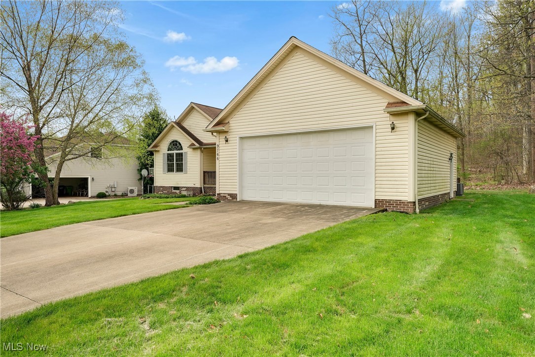 9766 Firestone Lane, Macedonia, Ohio image 2
