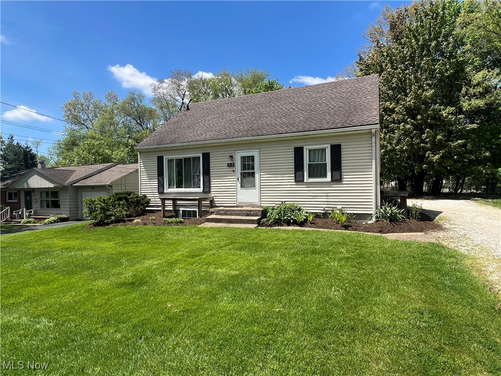 Prime location near Fred Fuller Park and scenic walking trails. This fully rented, well-maintained triplex offers strong rental income. Features a shared laundry room with leased washer and dryer for tenant use. All utilities are currently paid by the owner, making it an ideal setup for student housing. A fantastic investment opportunity in Kent!