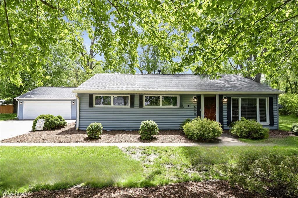 Photo of 1600 Ridgewood Court, Twinsburg, OH 44087 (MLS # 5216455)