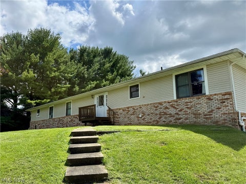 Photo of 904 Skyside Drive, Clinton, OH 44216 (MLS # 5240011)