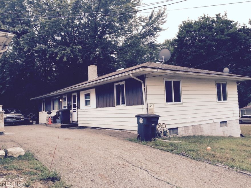 GREAT INVESTMENT POTENTIAL, UNDER RENTED CURRENTLY, NEEDS A LITTLE TLC.  PRICED TO SELL TODAY!